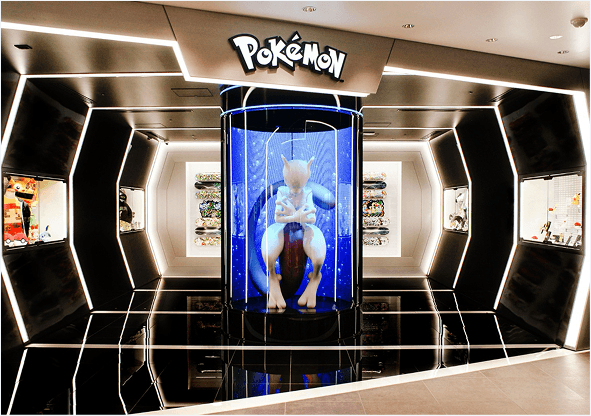 Estátua do Mewtwo no Pokémon Center de Tóquio